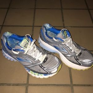 Brooks Ghost women’s 8